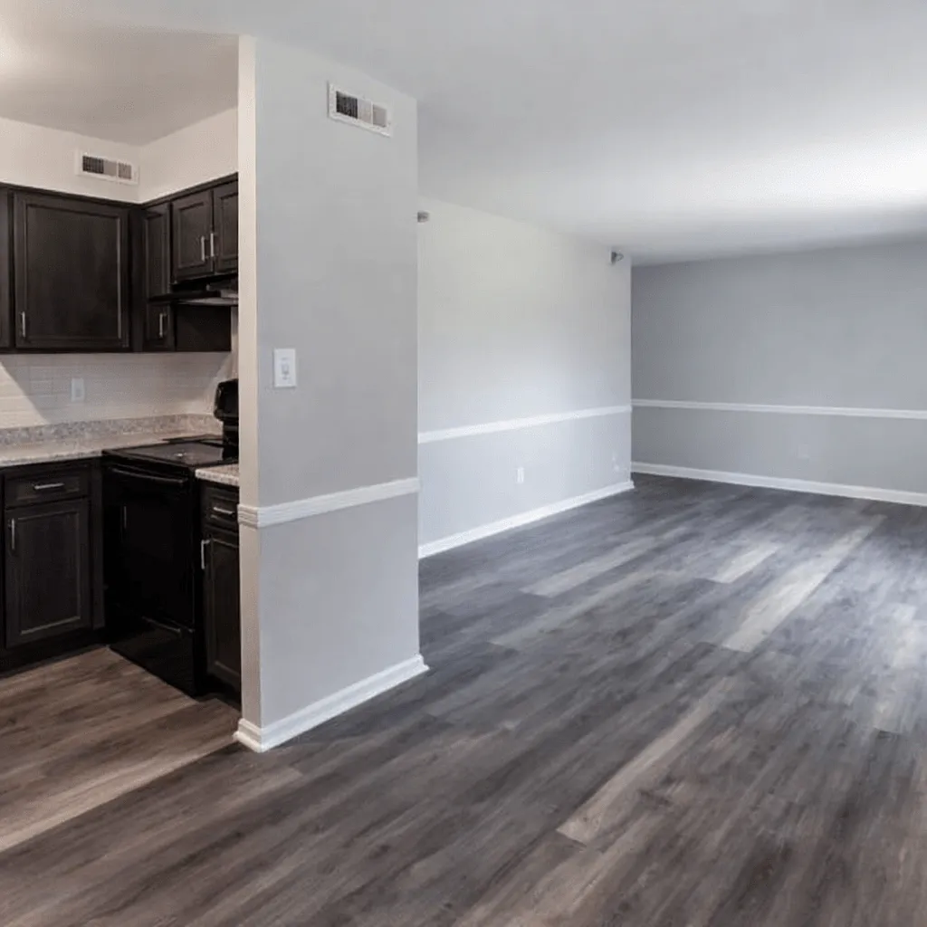 Pickwick Farms Apartments — Photo 2