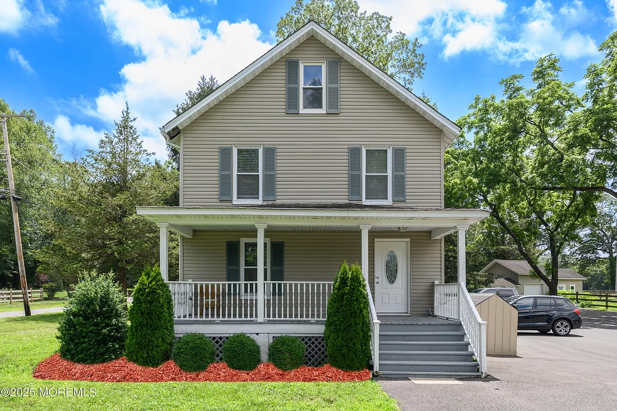 Building Photo - 216 Chapel Hill Rd #A