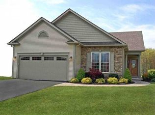 1221 Waterbrook Xing, Webster, NY 14580