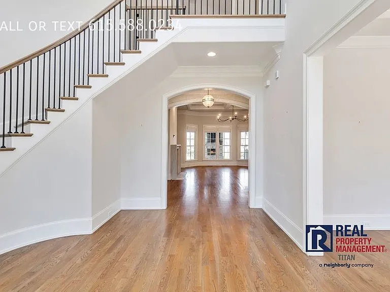 9220 Lehigh Dr — Photo 32