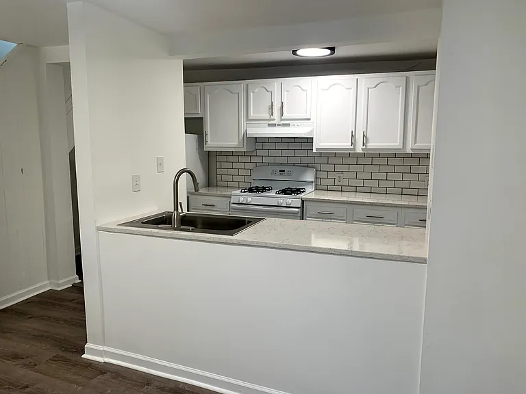 408 Eloise St #408 — Photo 4
