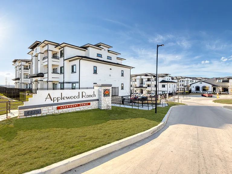 Applewood Ranch Apartments — Photo 7