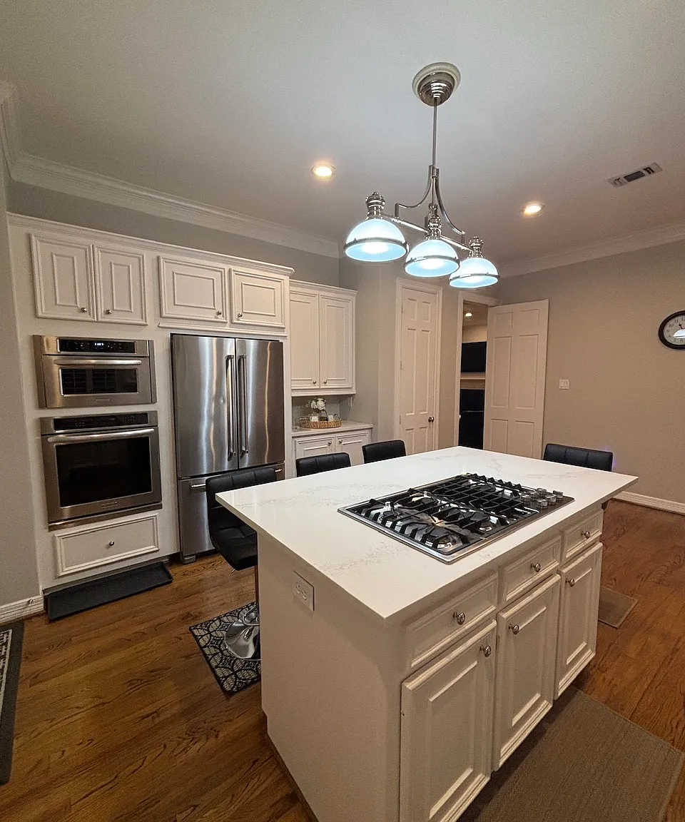 3 bed, 2.5 bath, 2600 sqft, $4,950 — Photo 4