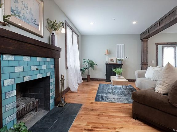 5th image of 116 Sickles Ave