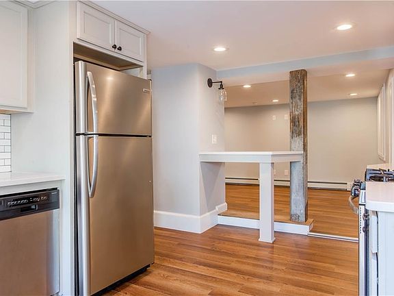 3rd image of 16 Castle St #1
