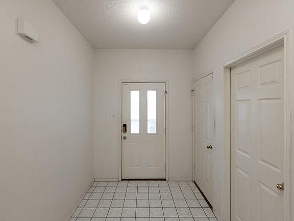 3rd image of 5032 Flat Creek Dr
