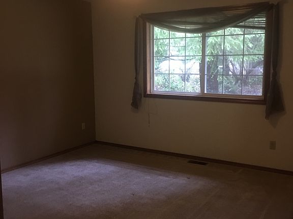 4th image of 4909 Donavan Dr SE