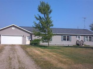 404 Brady Ln, Ravenna, MI 49451
