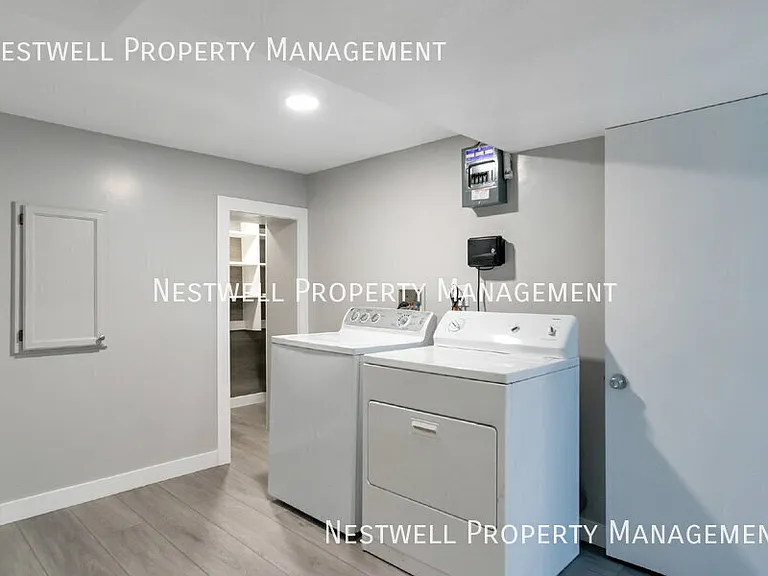 2590 E Wilmington Ave — Photo 17