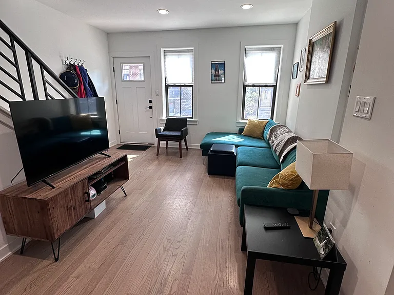 2034 E Hazzard St — Photo 4