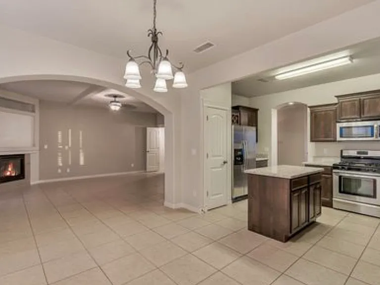 7433 Gulf Creek Dr — Photo 4
