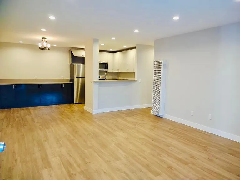 1060 Olive Ave #16 — Photo 3