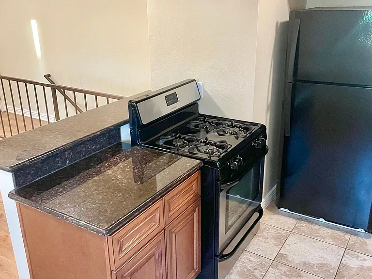 6620 Hazeltine Ave #106 — Photo 6