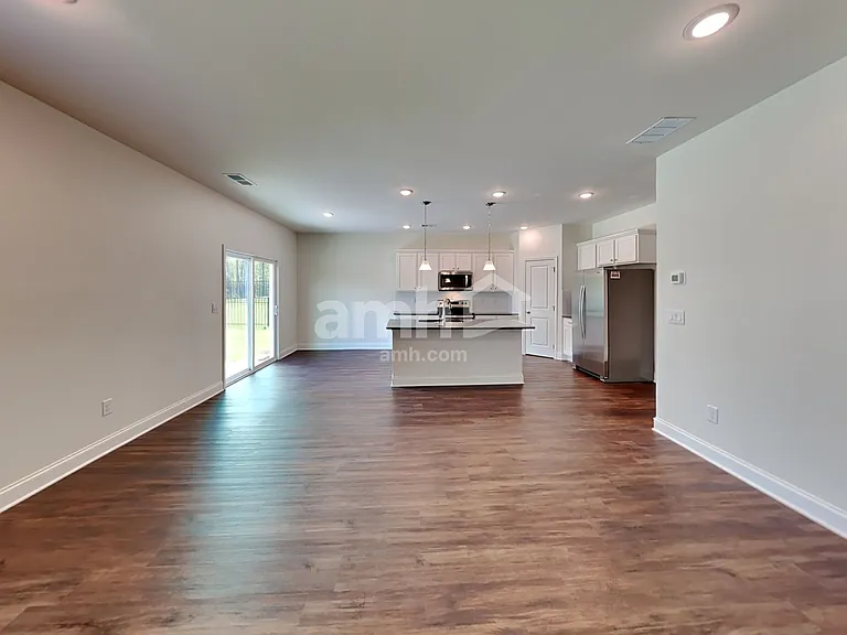 216 Willow Ln — Photo 5