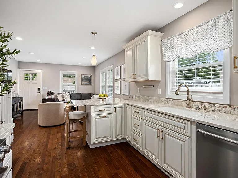 4805 N Columbus Ave — Photo 11
