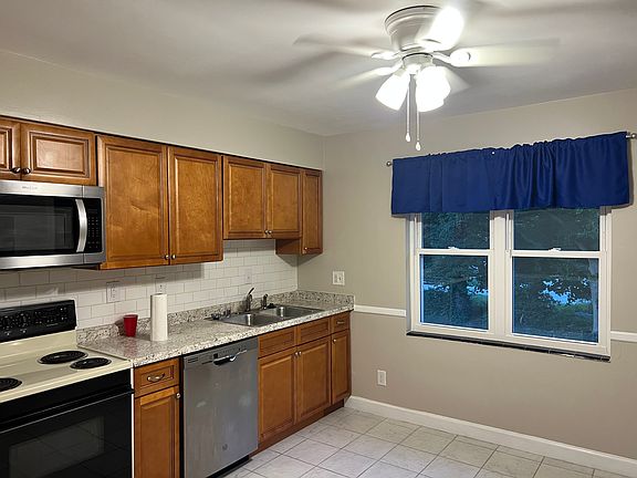 3rd image of 315 Ridgedale Rd APT 3