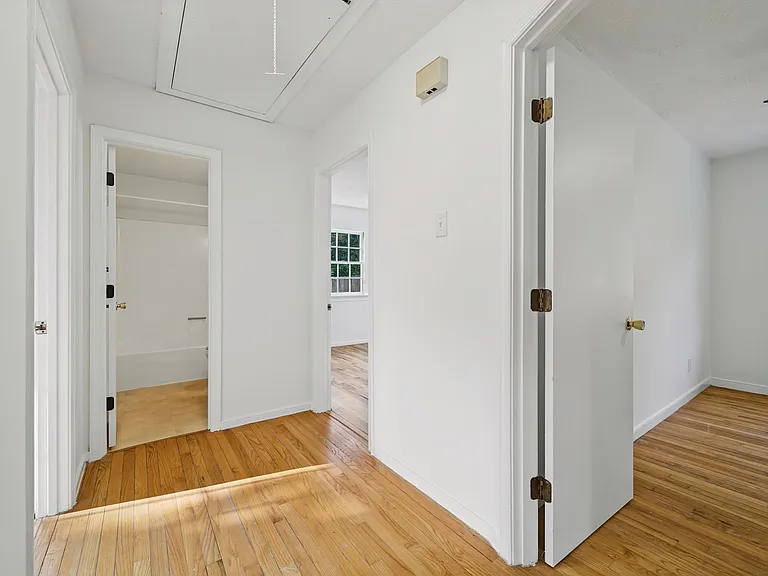 300 Marlin Dr — Photo 11