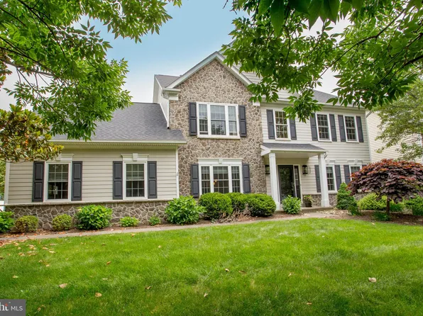 3879 Charter Club Dr, Doylestown, PA 18902