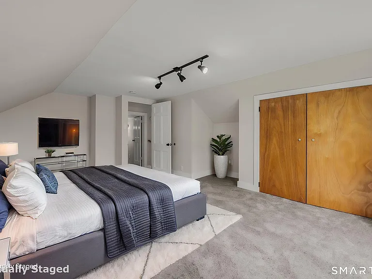 115 Pequot Ave — Photo 26