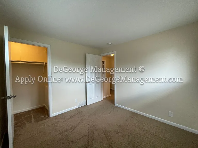 Bennington Townhomes — Photo 21