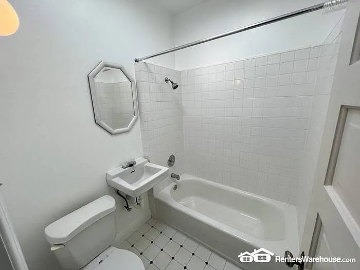 1017 S Pearl St — Photo 11