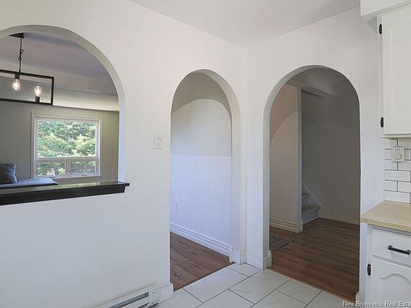 5th image of 25 Hillsview Cres