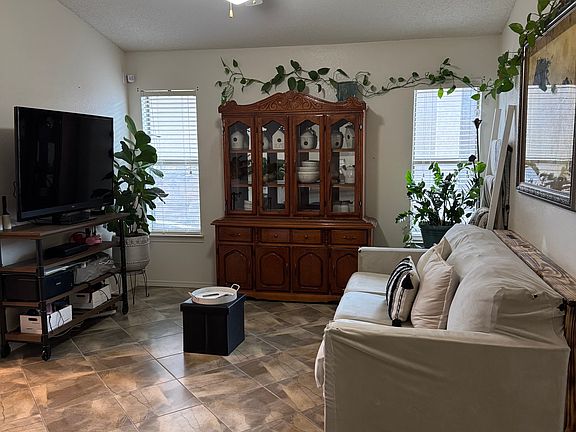 5th image of 4548 Joseph Rodriguez Dr