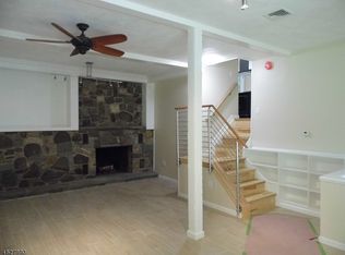 18 Van Nostrand Ln, West Milford, NJ 07480