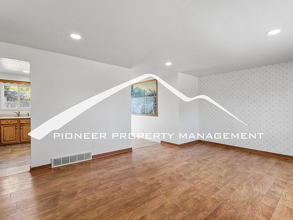 2nd image of 226 Montclair St