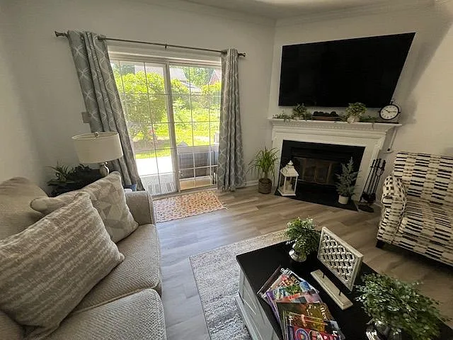 Valley Greene Cir — Photo 10