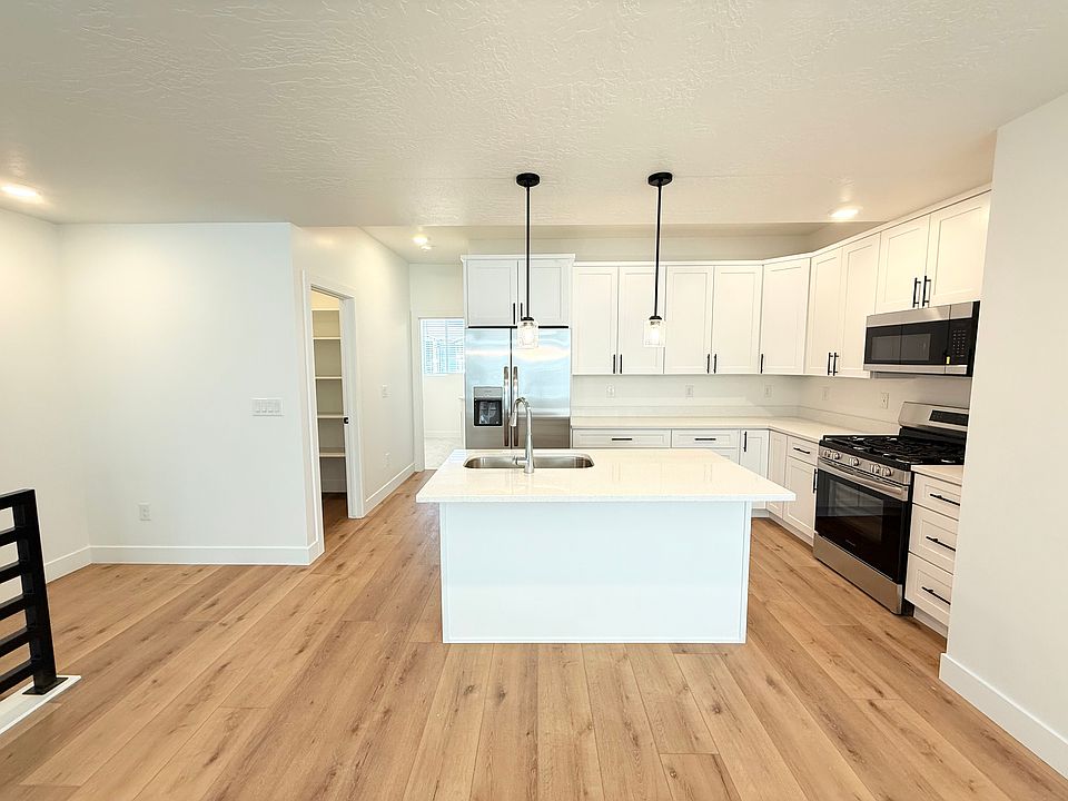 All Brand-New Kitchen Appliances, Premium Soft-Close Cabinets.