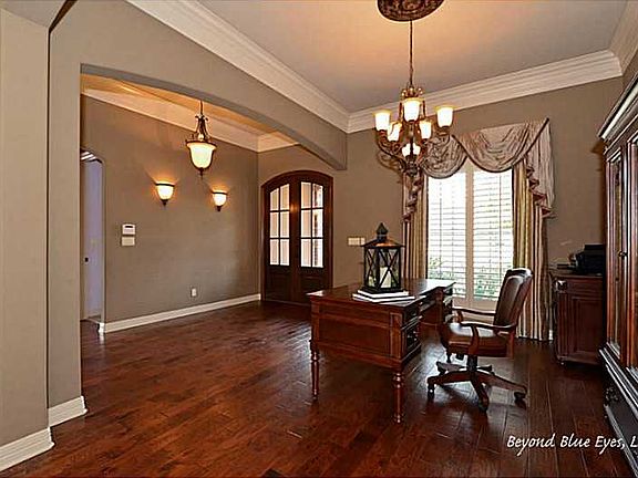 5th image of 2731 Stone Creek Dr