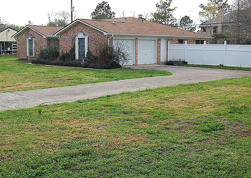 1st image of 2408 Longwood Dr