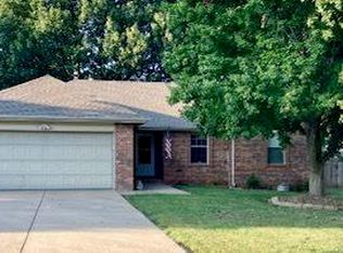 105 Pebble Creek Ln, Willard, MO 65781