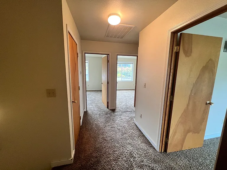 1304 N Brooklane St — Photo 23