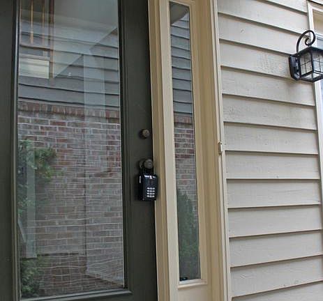 3rd image of 10520 Elmsway Ct