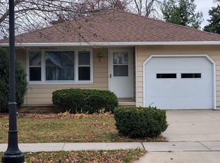 1614 N Main St, Oshkosh, WI 54901