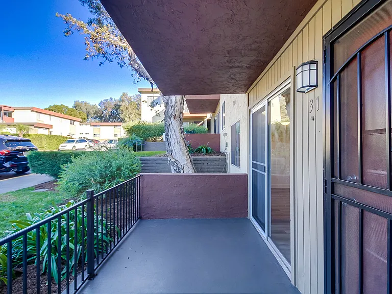 Mesa Vista Apartment Homes — Photo 15
