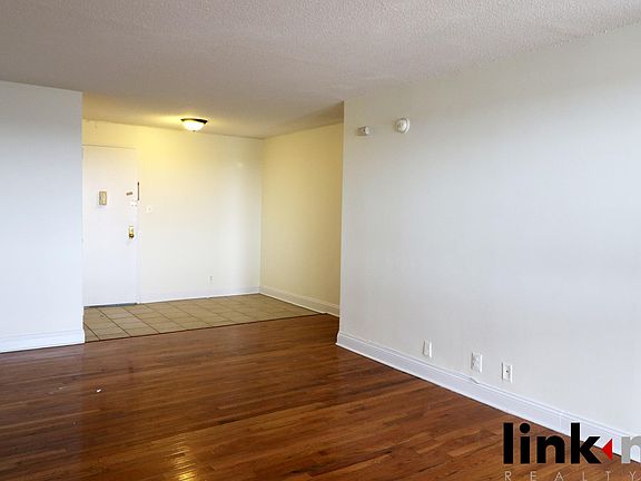 4th image of 40 E Sidney Ave APT 18A