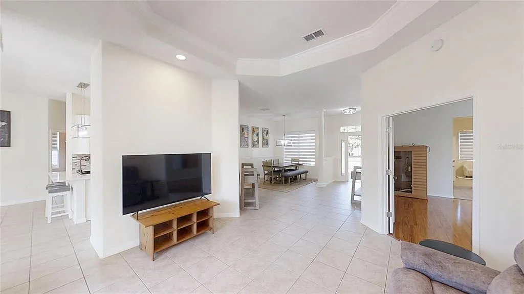 3 bed, 2.0 bath, 2275 sqft, $2,200 — Photo 4