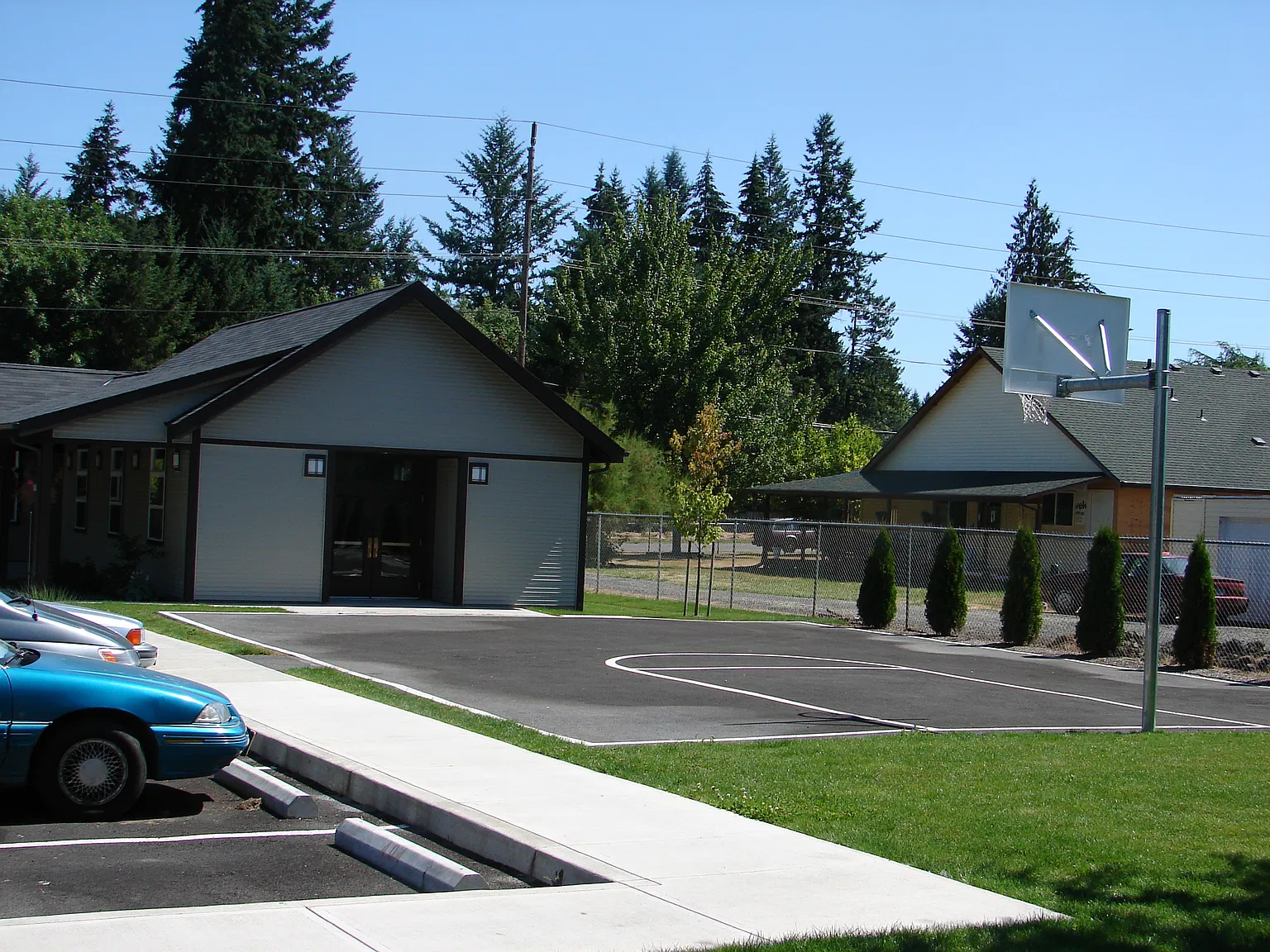 995 Ferry St — Photo 3