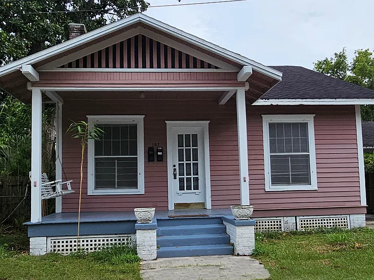 107 NW 4th Ave #B — Photo 2