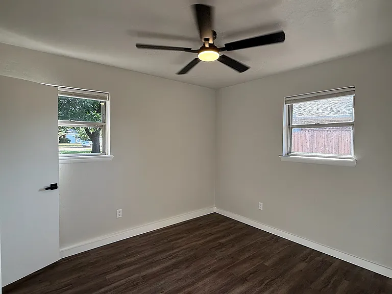 2209 Marshall Dr — Photo 43