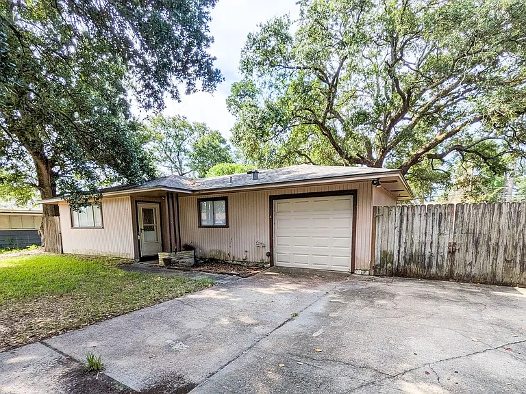 2109 Coronado Pl — Photo 1