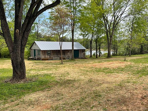 2nd image of 1079 Glenwood Dr