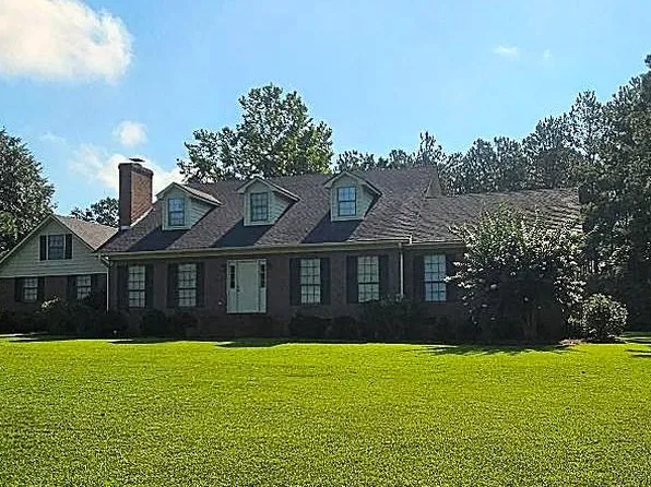 1891 Lakewood Dr SE, Cairo, GA 39828
