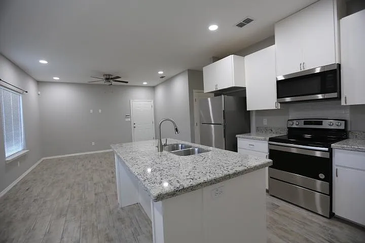1404 W Heritage Dr #2 — Photo 9