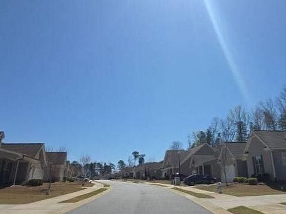 5th image of 158 Rolling Hills Pl