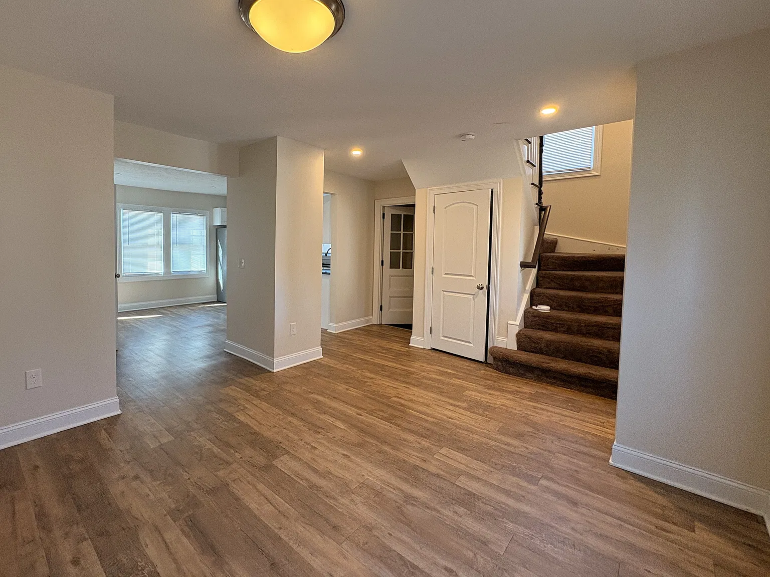 3 bed, 1.5 bath, 1140 sqft, $2,200 — Photo 3
