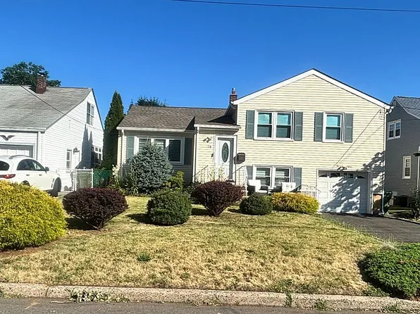 34 Robbinwood Ter, Linden, NJ 07036